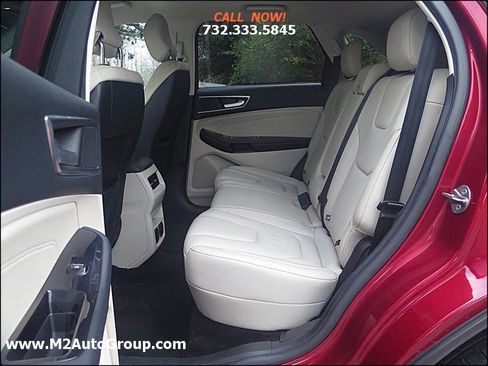 Used 2018 Ford Edge Titanium w/ Technology Package image 12
