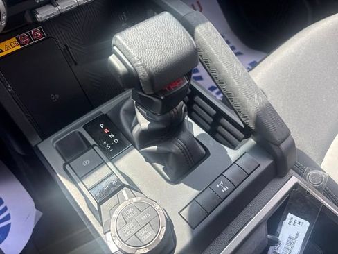 Used 2025 Toyota Tacoma TRD Off-Road w/ TRD Off Road Upgrade Package AWD/4WD image 9