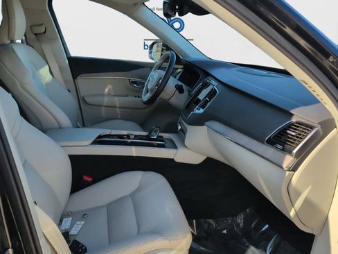 Used 2025 Volvo XC90 B5 Plus w/ Protection Package Premier image 19