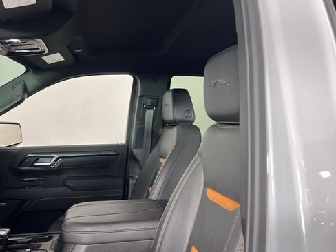 Used 2025 GMC Sierra 1500 AT4 image 30