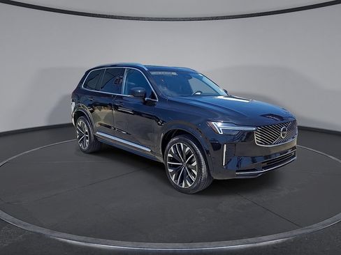 Certified 2026 Volvo XC90 B6 Plus AWD/4WD image 5