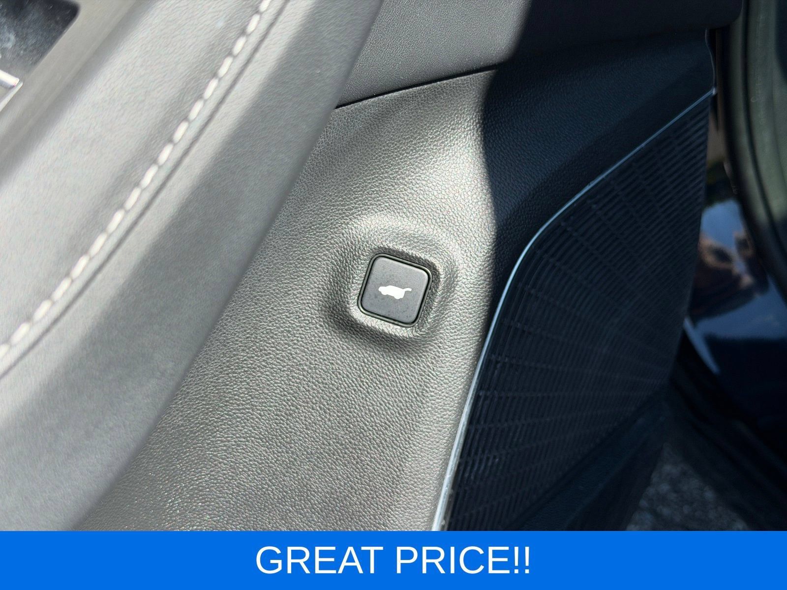 Used 2023 Acura MDX w/ Technology Package AWD/4WD image 17