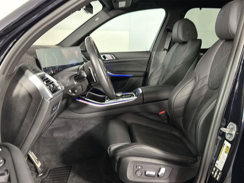 Used 2026 BMW X5 xDrive40i w/ M Sport Package AWD/4WD image 11