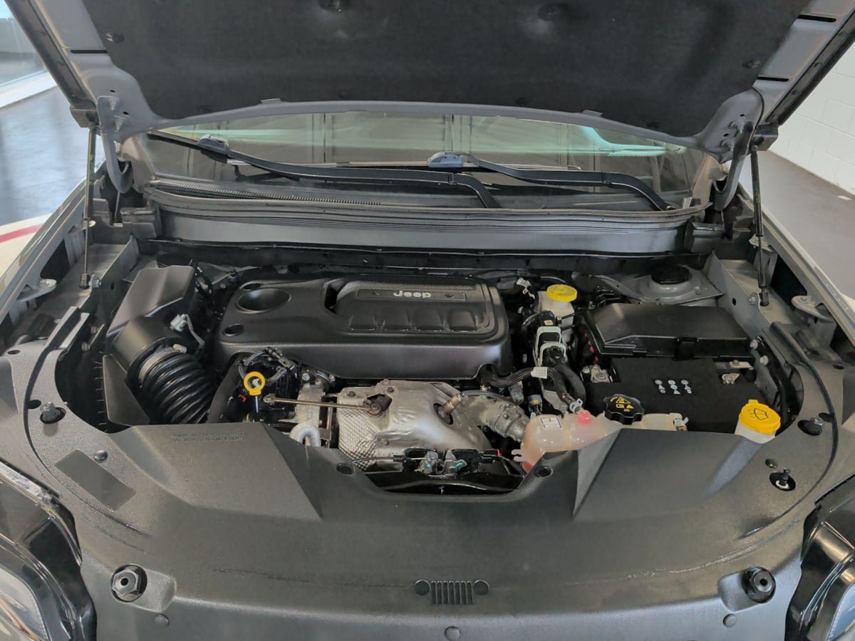 Used 2019 Jeep Cherokee Limited AWD/4WD image 11