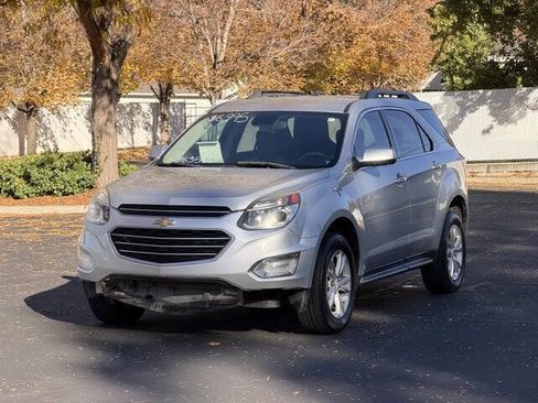 Used 2017 Chevrolet Equinox LT w/ Convenience Package image 9