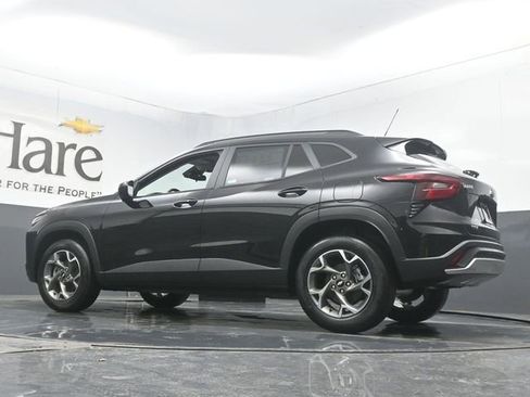 New 2026 Chevrolet Trax LT w/ Sunroof Package image 33