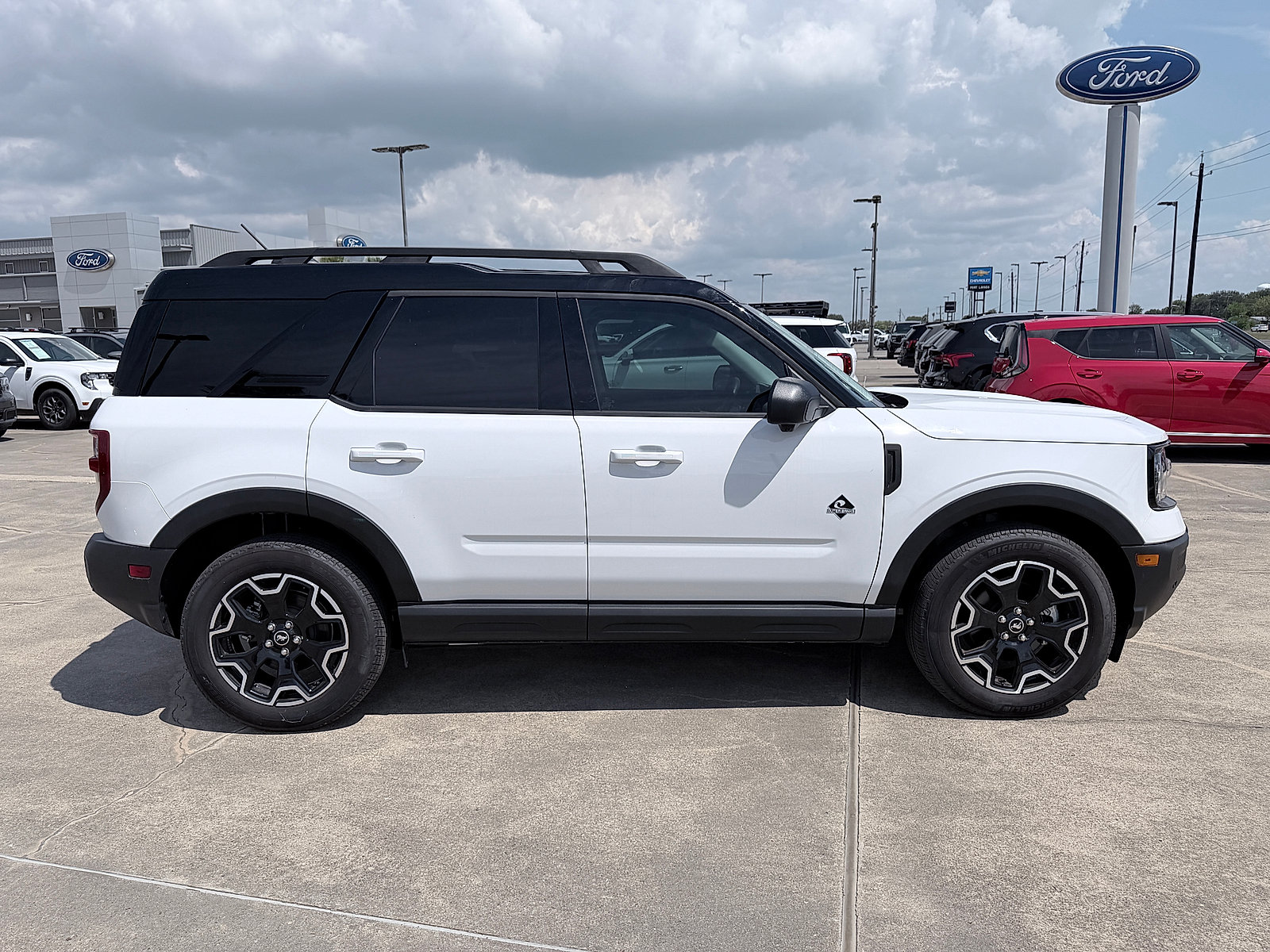 Used 2025 Ford Bronco Sport Outer Banks w/ Outer Banks Tech Package+ AWD/4WD image 8