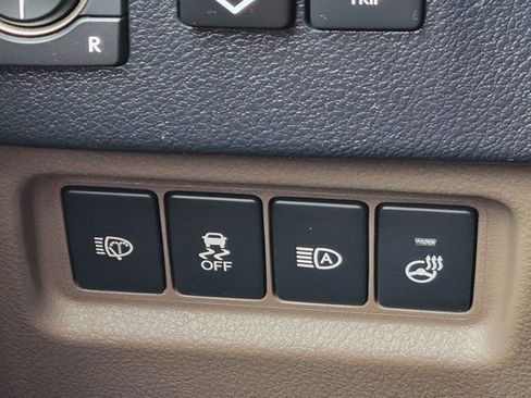 Used 2023 Lexus GX 460 Luxury w/ Accessory Package AWD/4WD image 15