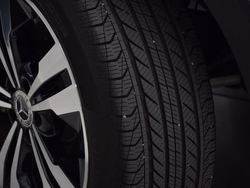 Certified 2025 Mercedes-Benz GLB 250 image 29