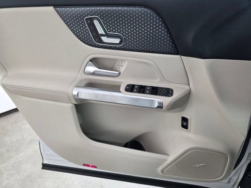 New 2026 Mercedes-Benz GLB 250 image 16