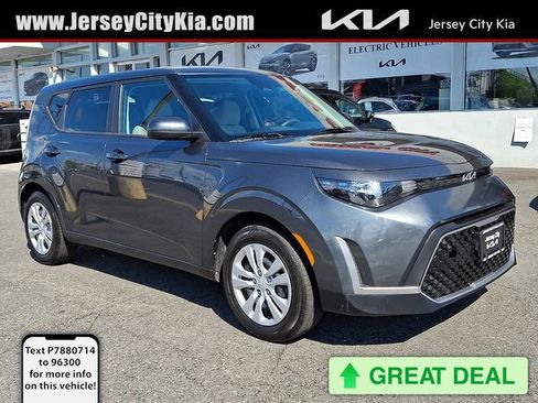 Certified 2023 Kia Soul LX FWD image 1