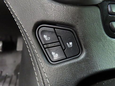 Used 2019 Chevrolet Suburban Premier image 54