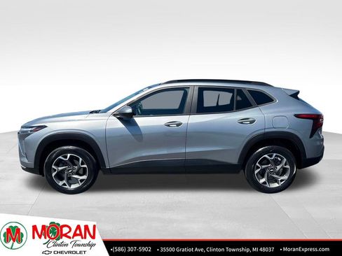 Certified 2024 Chevrolet Trax LT w/ Driver Confidence Package FWD image 3