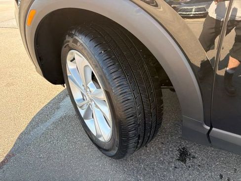 Certified 2023 Buick Encore GX Preferred w/ Cold Weather Comfort Package AWD/4WD image 10