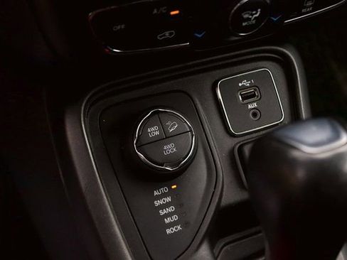 Used 2020 Jeep Compass Trailhawk w/ Leather Interior Group image 21