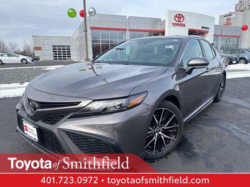 Certified 2024 Toyota Camry SE image 1