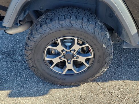Used 2018 Jeep Wrangler Unlimited Rubicon AWD/4WD image 37