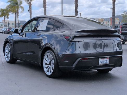 Used 2026 Tesla Model Y AWD image 8