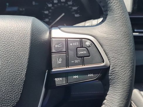Certified 2026 Toyota Sienna XLE FWD image 26