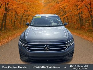 Used 2024 Volkswagen Tiguan SE video 2