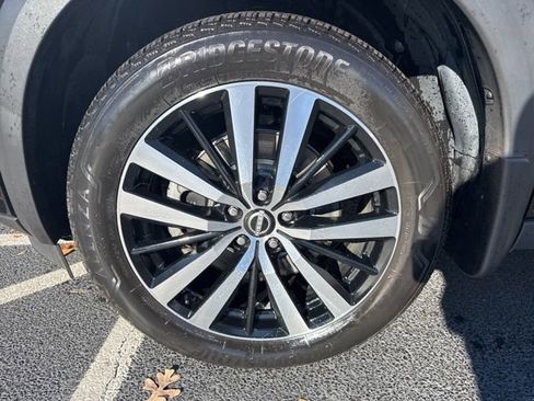 Used 2024 Nissan Pathfinder Platinum w/ Cargo Package image 9