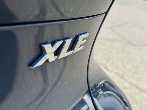 Certified 2023 Toyota Venza XLE image 10