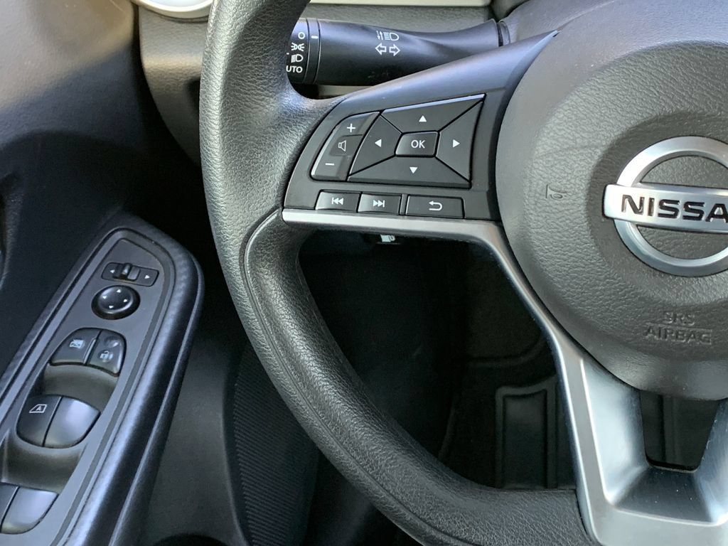Used 2022 Nissan Versa SV FWD image 15