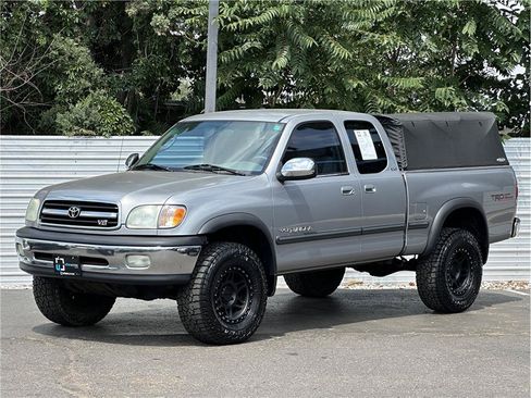 Used 2002 Toyota Tundra SR5 AWD/4WD image 6