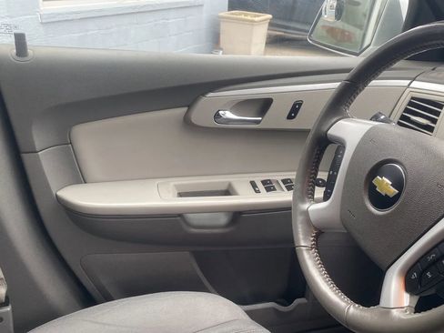 Used 2012 Chevrolet Traverse LT image 14