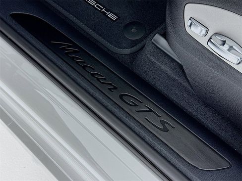 New 2026 Porsche Macan GTS image 15