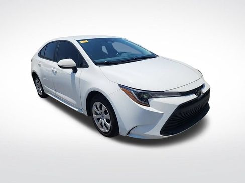 Used 2025 Toyota Corolla LE FWD image 3