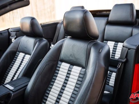 Used 2011 Ford Mustang Shelby GT500 w/ SVT Performance Pkg image 63