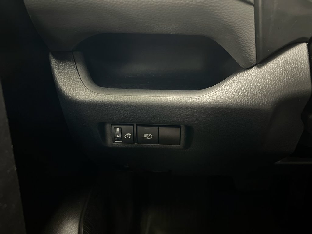 Used 2024 Toyota RAV4 LE AWD/4WD image 18