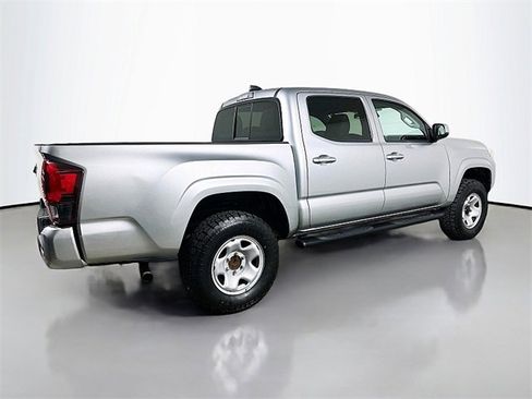 Used 2022 Toyota Tacoma SR image 7