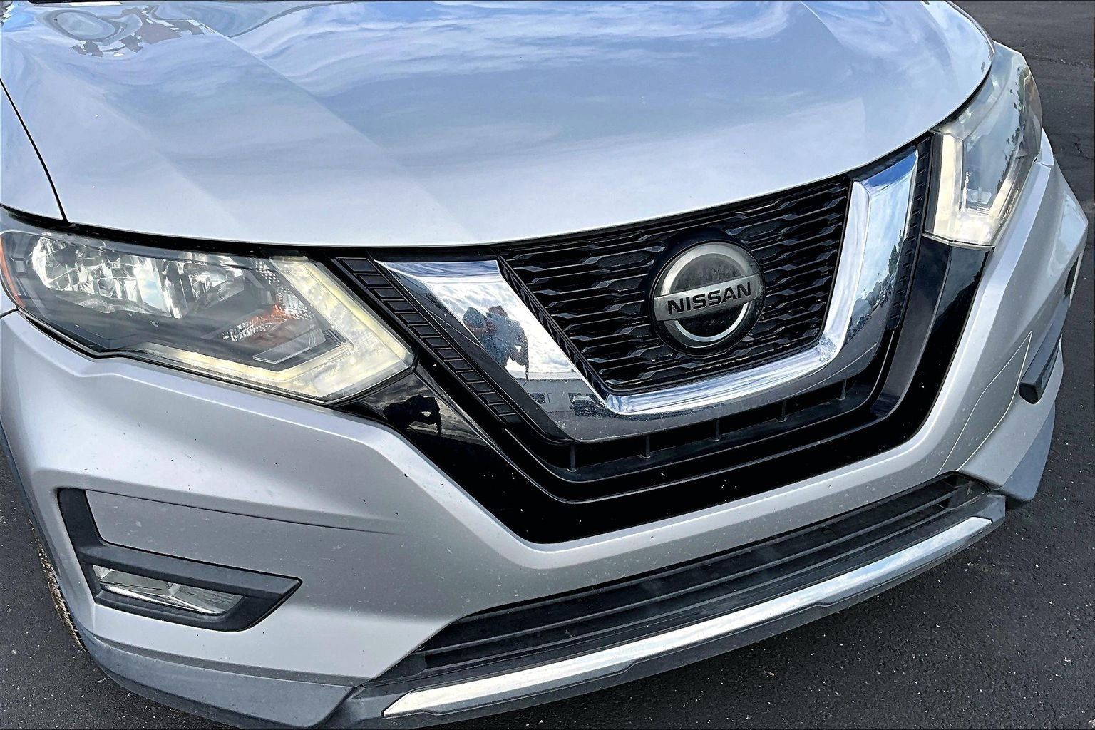 Used 2019 Nissan Rogue SL FWD image 16