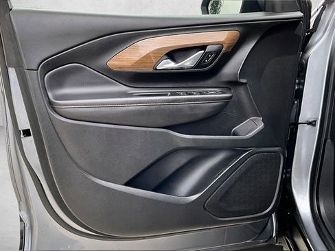 Used 2020 GMC Terrain SLE w/ LPO, Floor Liner Package image 17