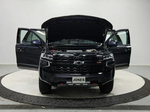 Used 2024 Chevrolet Tahoe Z71 w/ Luxury Package AWD/4WD image 11