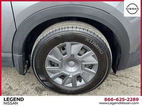 Certified 2025 Nissan Kicks S image 9