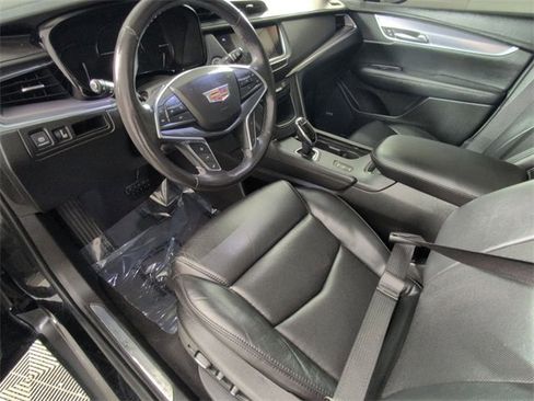 Used 2018 Cadillac XT5 Luxury w/ Driver Awareness Package image 11