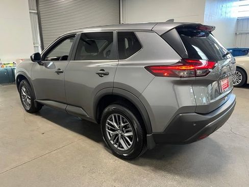 Used 2021 Nissan Rogue S FWD image 5
