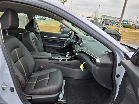 New 2025 Nissan Altima 2.5 SR image 15