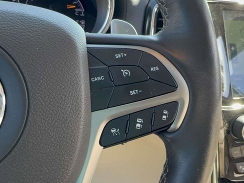 Used 2021 Jeep Grand Cherokee Overland AWD/4WD image 22