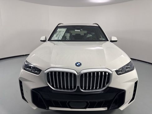 New 2026 BMW X5 xDrive50e AWD/4WD image 2