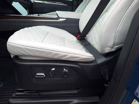 New 2026 Cadillac Escalade Platinum Luxury w/ LPO, Radiant Package image 34