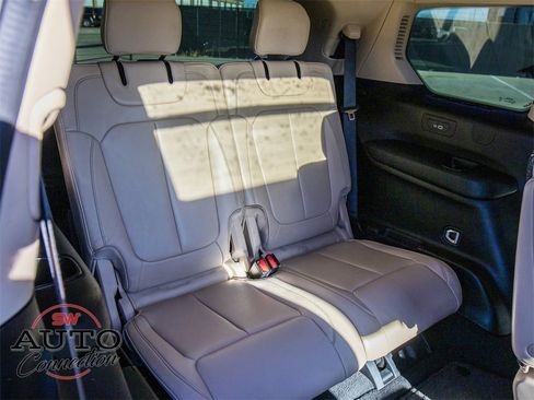 Used 2022 Jeep Grand Cherokee L Limited image 24