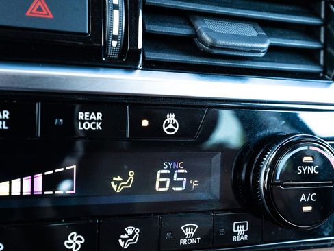 Used 2022 Nissan Pathfinder Platinum w/ Lighting Package (N93) image 39