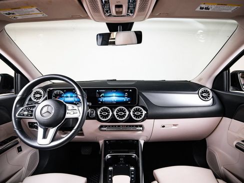 Used 2021 Mercedes-Benz GLA 250 image 25