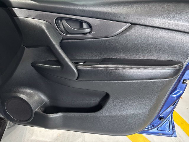 Used 2020 Nissan Rogue S FWD image 34