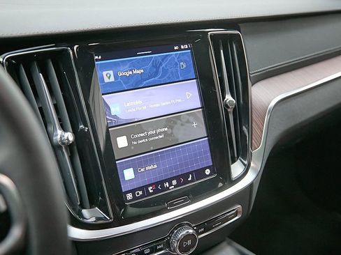 Certified 2024 Volvo V60 B5 Cross Country Ultimate image 14