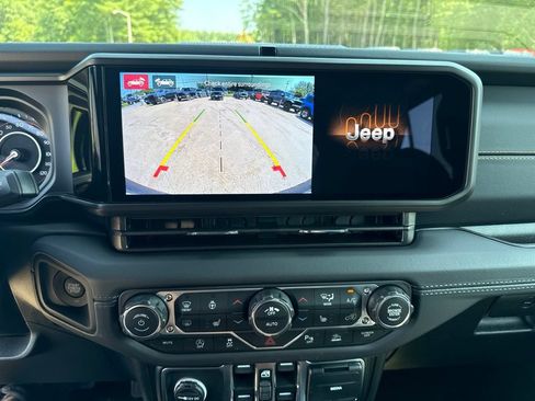 New 2026 Jeep Wrangler Unlimited Sahara AWD/4WD image 13